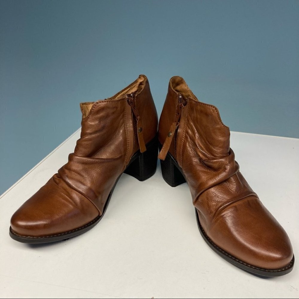 MIZ MOOZ Sz 37 Drew Leather Stacked  2.5” Heel Made in Portugal Ankle Booties